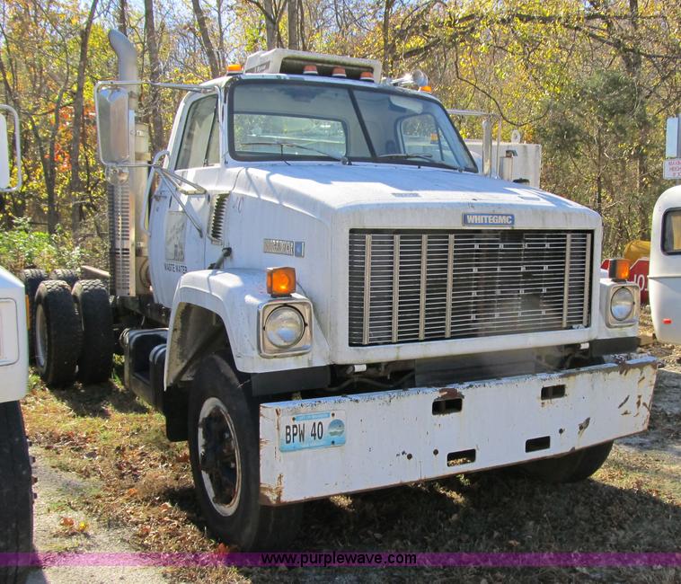 image for item 3648 1988 GMC Brigadier cab and chassis