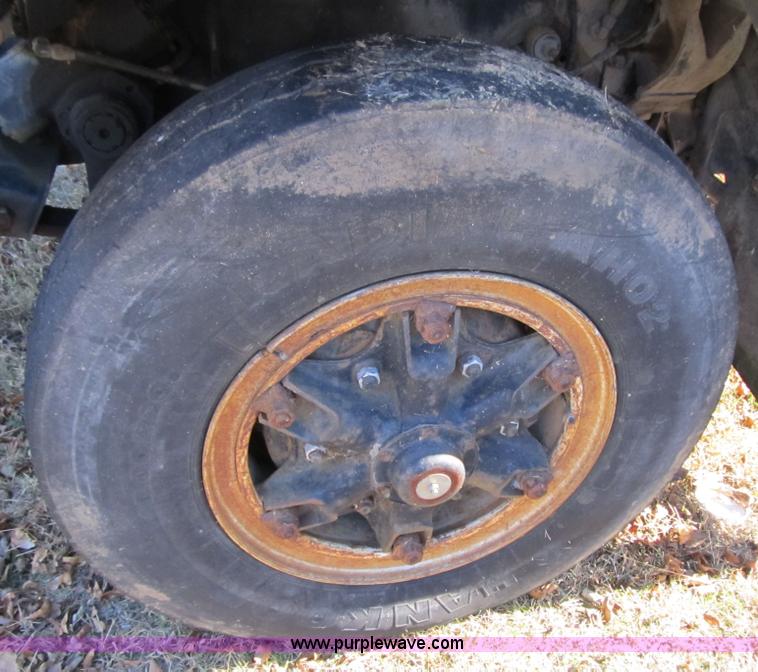 image for item 3648 1988 GMC Brigadier cab and chassis