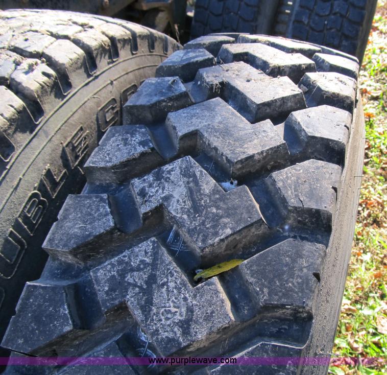 image for item 3648 1988 GMC Brigadier cab and chassis