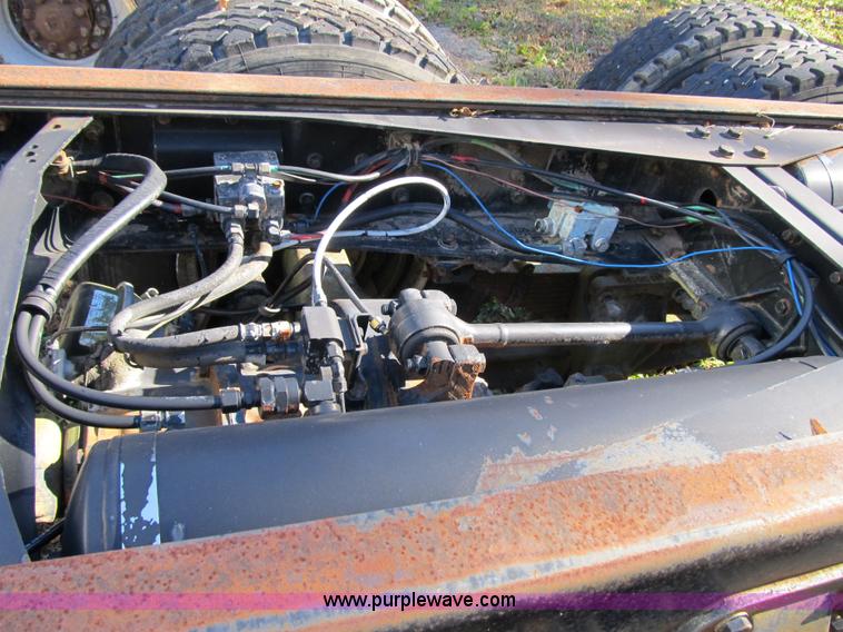 image for item 3648 1988 GMC Brigadier cab and chassis