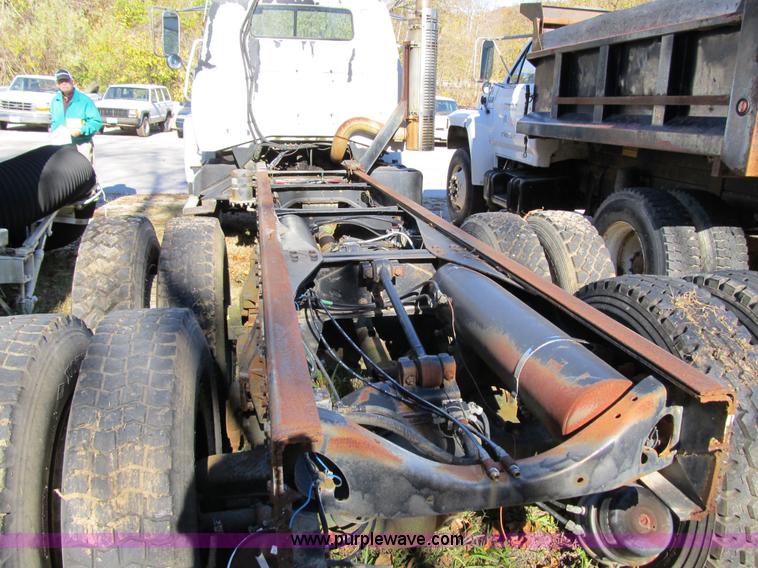 image for item 3648 1988 GMC Brigadier cab and chassis