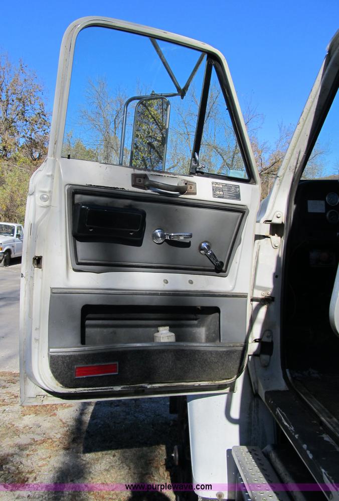 image for item 3648 1988 GMC Brigadier cab and chassis