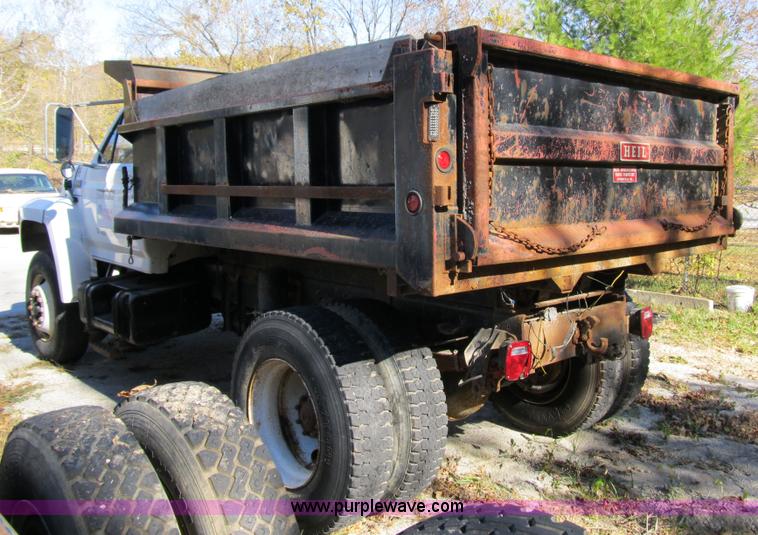 image for item 3649 1994 Ford F800F dump truck