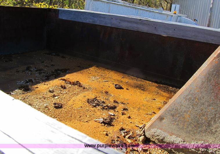 image for item 3649 1994 Ford F800F dump truck