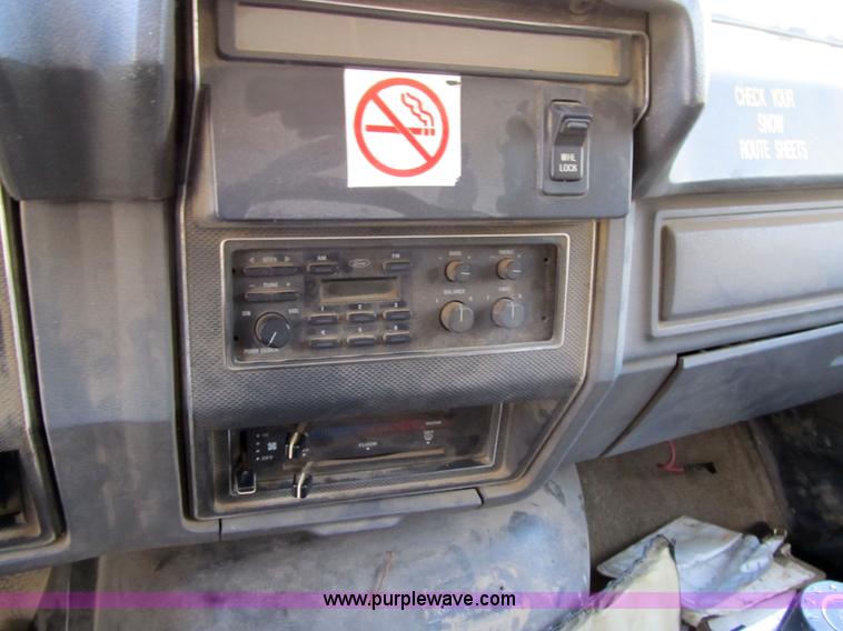 image for item 3649 1994 Ford F800F dump truck