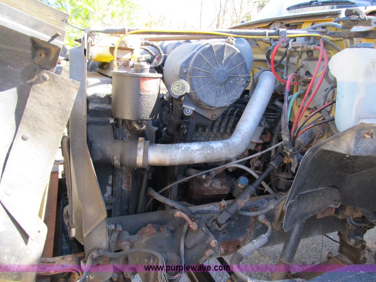 image for item 3649 1994 Ford F800F dump truck