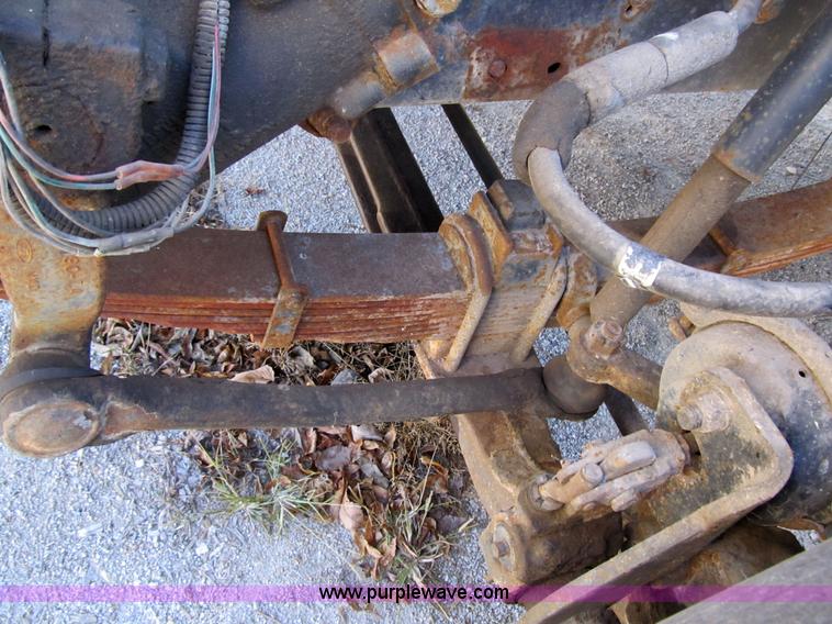 image for item 3649 1994 Ford F800F dump truck