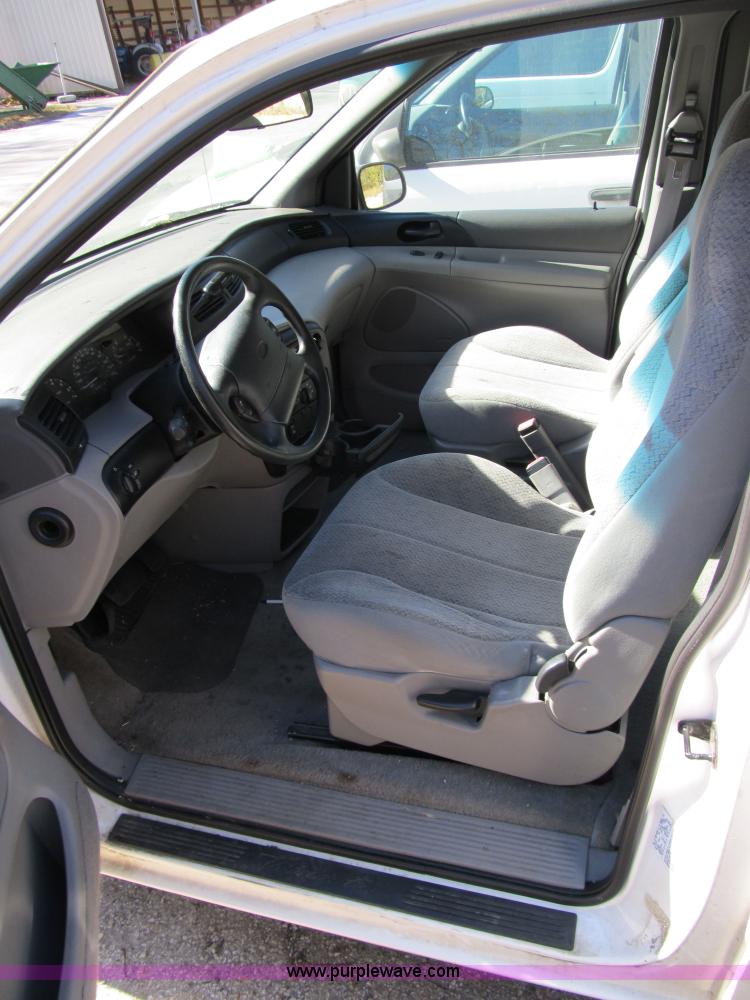 image for item 3650 1998 Ford Windstar