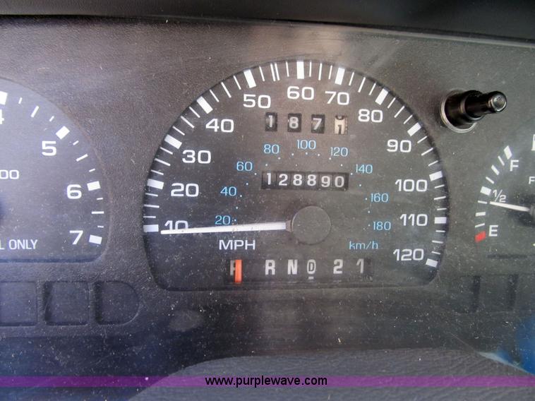 image for item 3650 1998 Ford Windstar