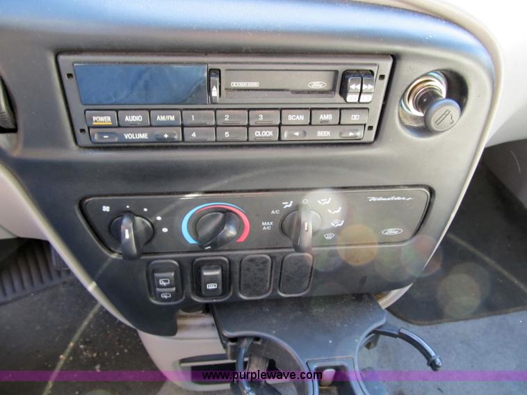 image for item 3650 1998 Ford Windstar