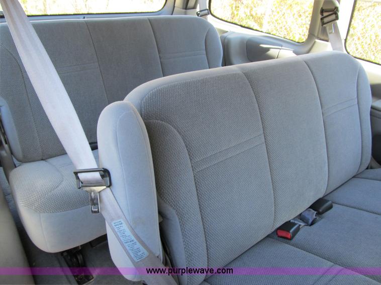 image for item 3650 1998 Ford Windstar