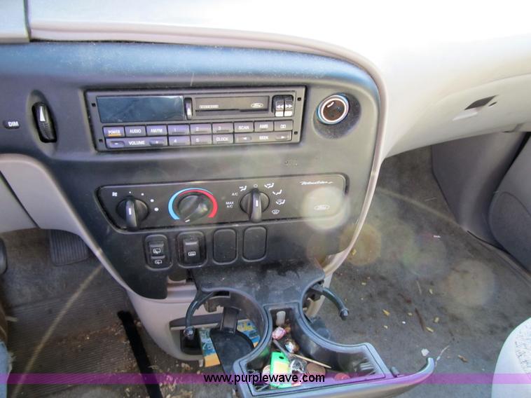 image for item 3651 1998 Ford Windstar GL