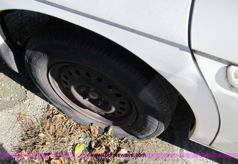 image for item 3651 1998 Ford Windstar GL