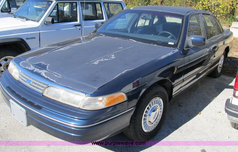 image for item 3653 1993 Ford Crown Victoria Police Interceptor