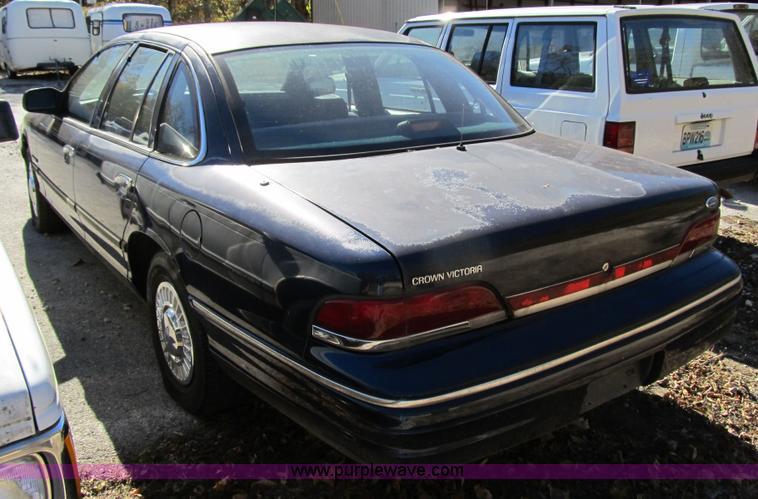 image for item 3653 1993 Ford Crown Victoria Police Interceptor