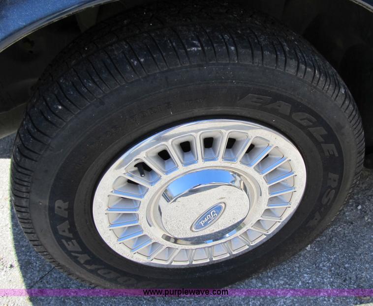 image for item 3653 1993 Ford Crown Victoria Police Interceptor