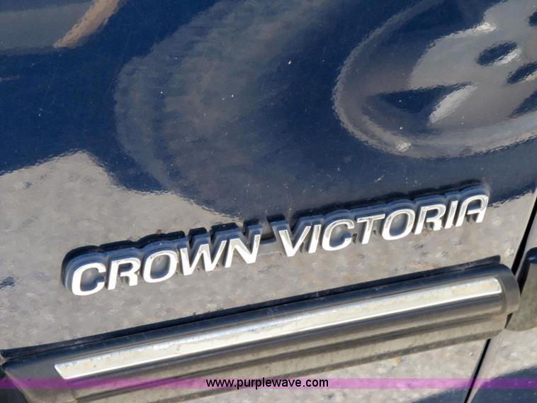 image for item 3653 1993 Ford Crown Victoria Police Interceptor