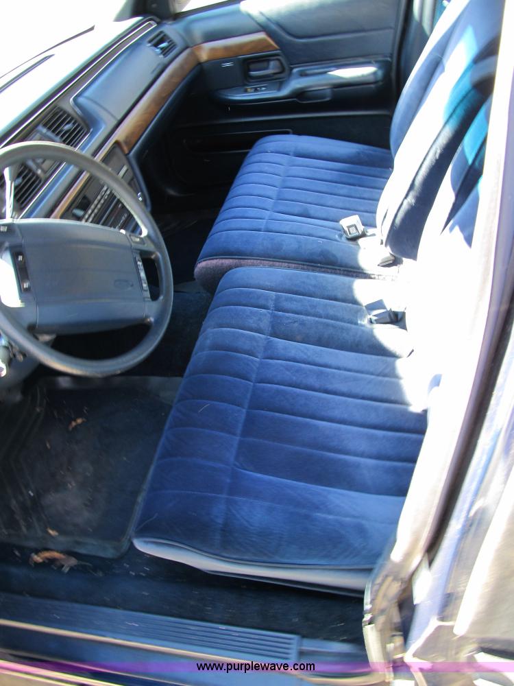 image for item 3653 1993 Ford Crown Victoria Police Interceptor