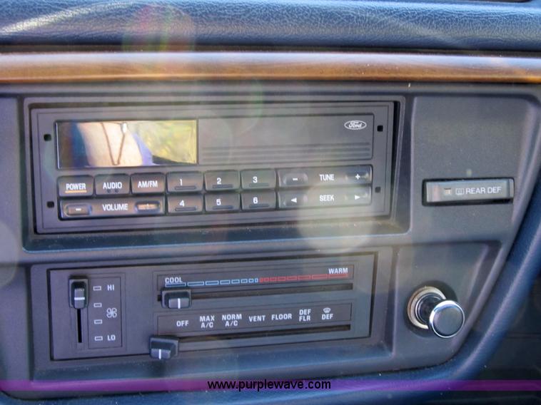 image for item 3653 1993 Ford Crown Victoria Police Interceptor