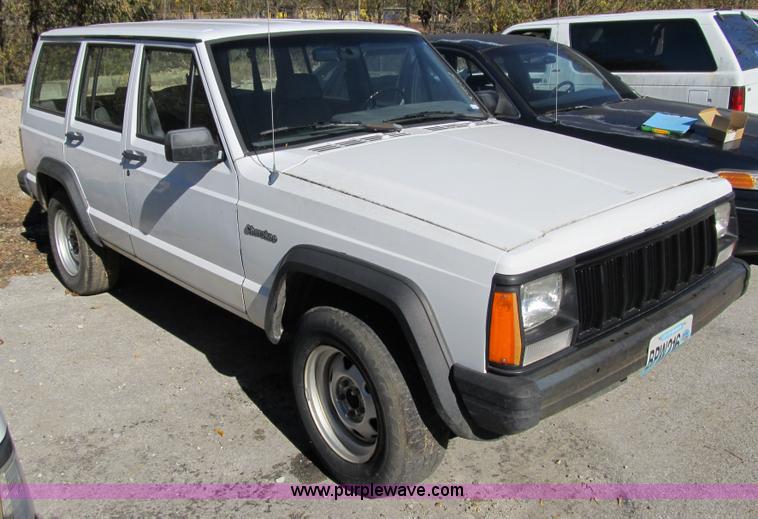 image for item 3654 1994 Jeep Cherokee