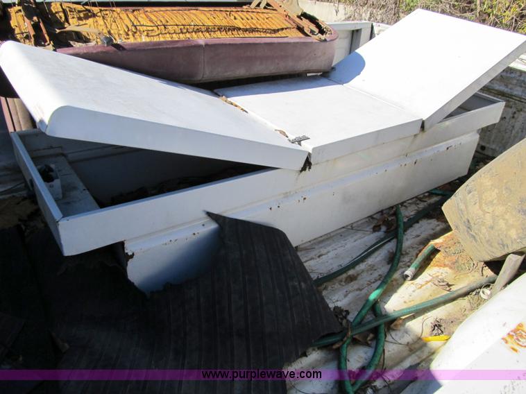 image for item 3655 1995 Ford F150 XL pickup truck