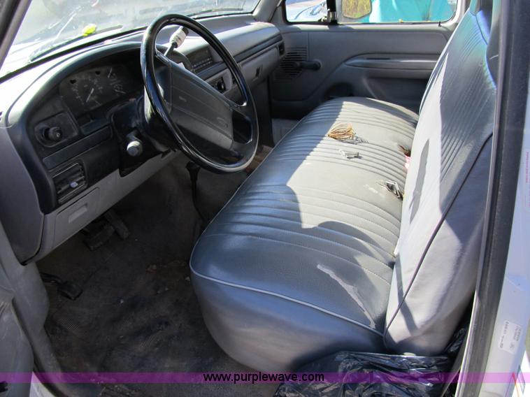 image for item 3656 1996 Ford F150 pickup truck