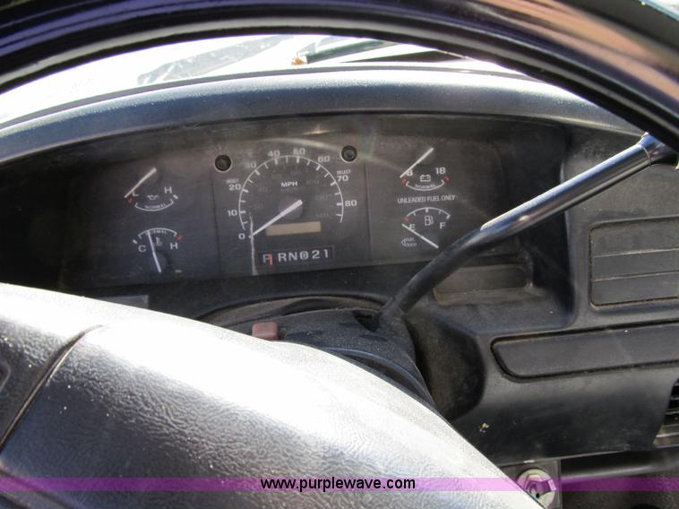 image for item 3656 1996 Ford F150 pickup truck