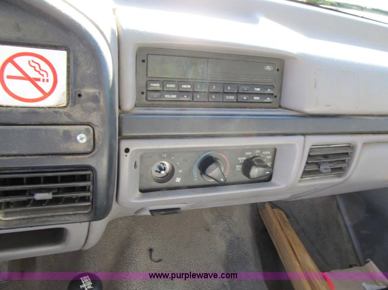 image for item 3656 1996 Ford F150 pickup truck