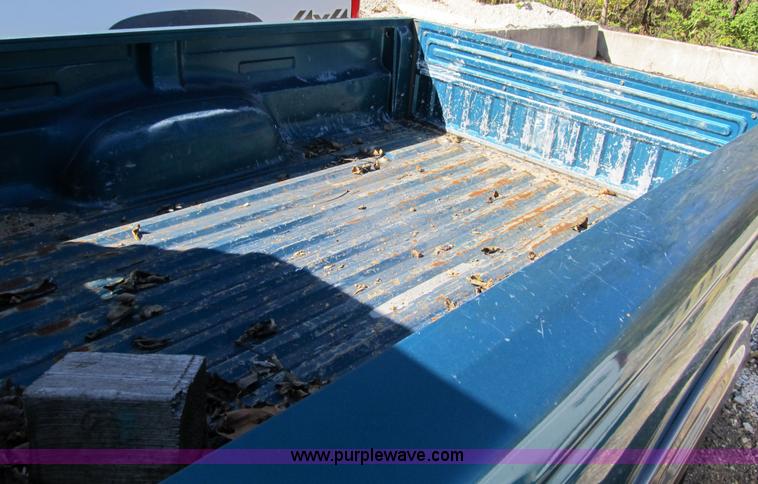 image for item 3657 1994 Ford Ranger XL pickup truck