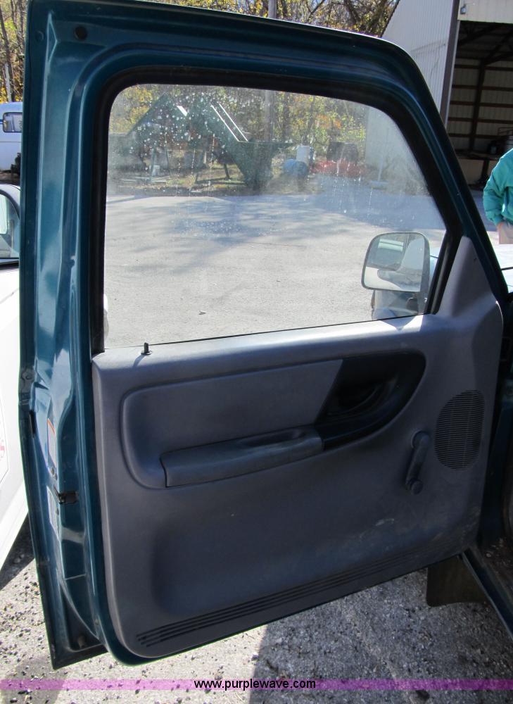 image for item 3657 1994 Ford Ranger XL pickup truck