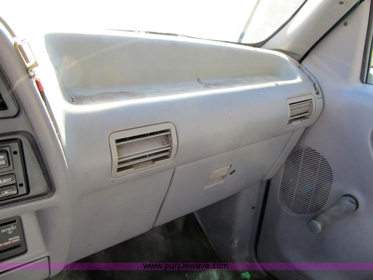 image for item 3657 1994 Ford Ranger XL pickup truck