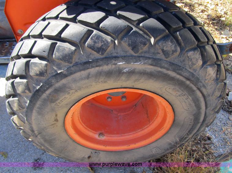 image for item 3658 1982 Kubota tractor