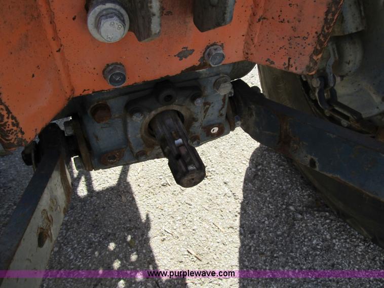 image for item 3658 1982 Kubota tractor