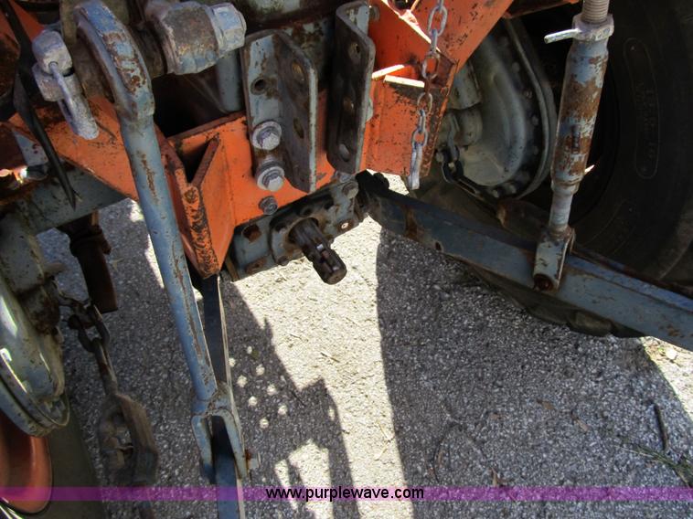 image for item 3658 1982 Kubota tractor