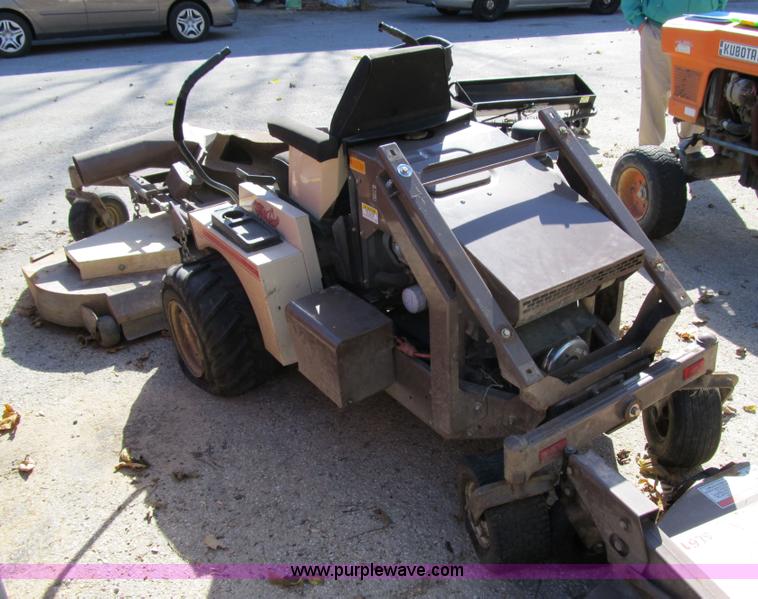 image for item 3659 2003 Grasshopper 928D mower