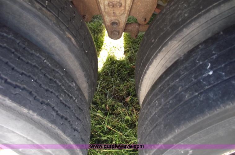 image for item 5502 1987 Trailmobile 48' van trailer