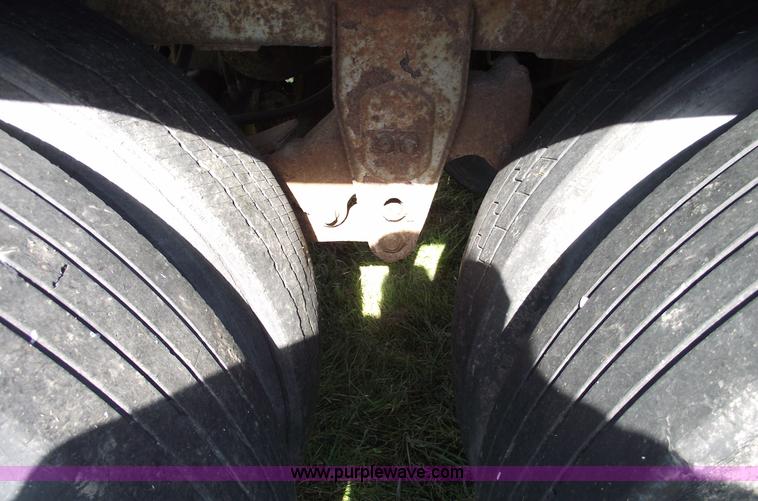 image for item 5502 1987 Trailmobile 48' van trailer