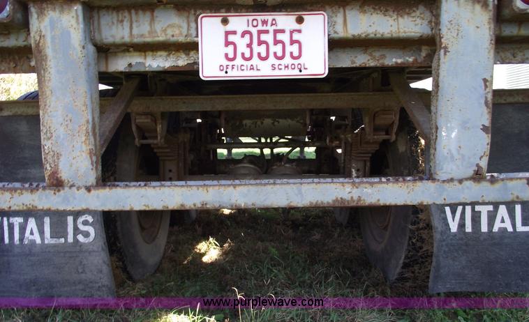 image for item 5503 1971 Great Dane 810T 40' van trailer