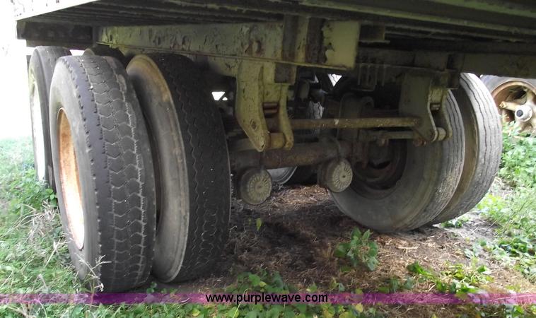 image for item 5505 1976 Great Dane 810T-436 44' van trailer