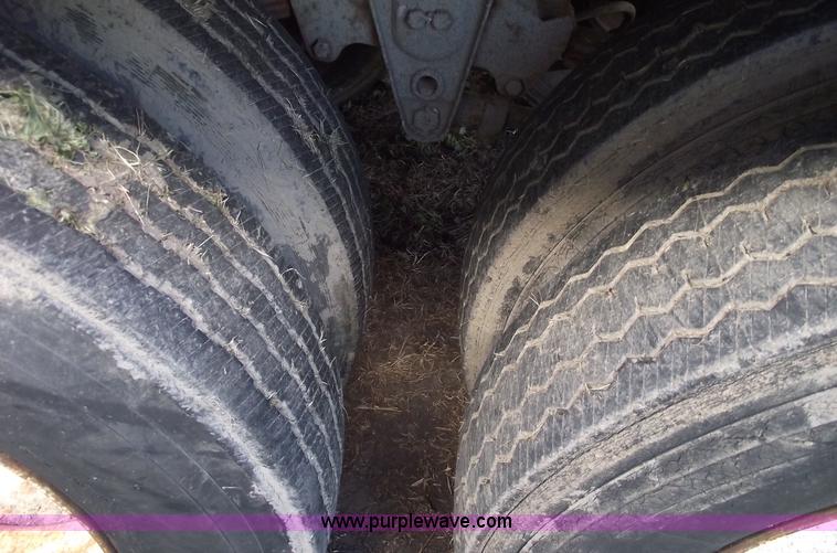 image for item 5505 1976 Great Dane 810T-436 44' van trailer