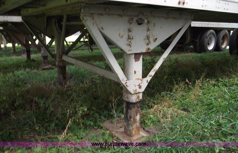 image for item 5505 1976 Great Dane 810T-436 44' van trailer