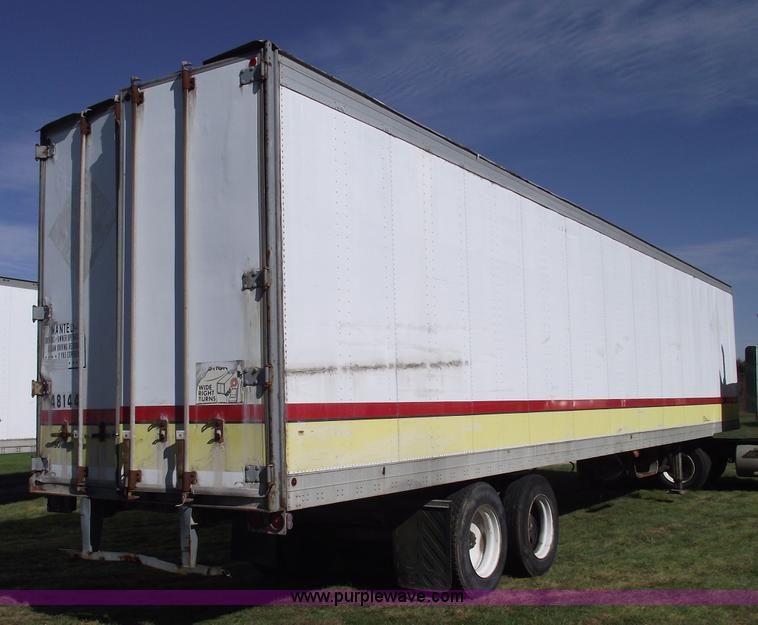 image for item 5507 1986 Fruehauf 48' van trailer