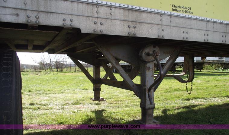 image for item 5507 1986 Fruehauf 48' van trailer