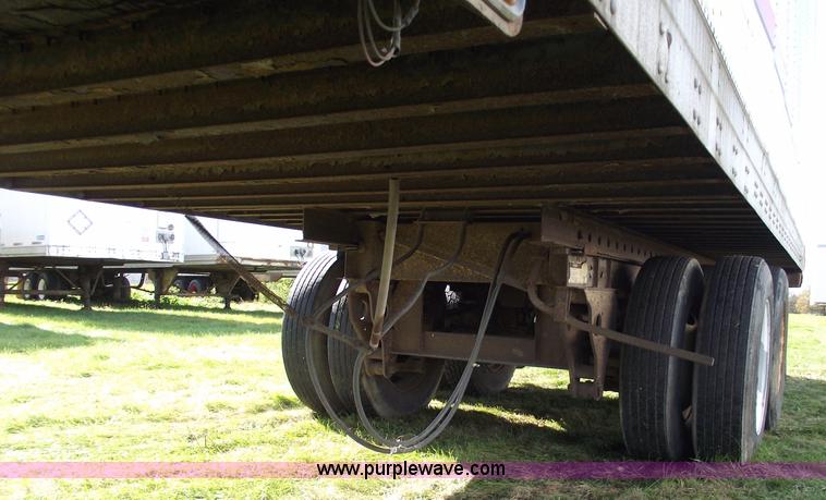 image for item 5507 1986 Fruehauf 48' van trailer