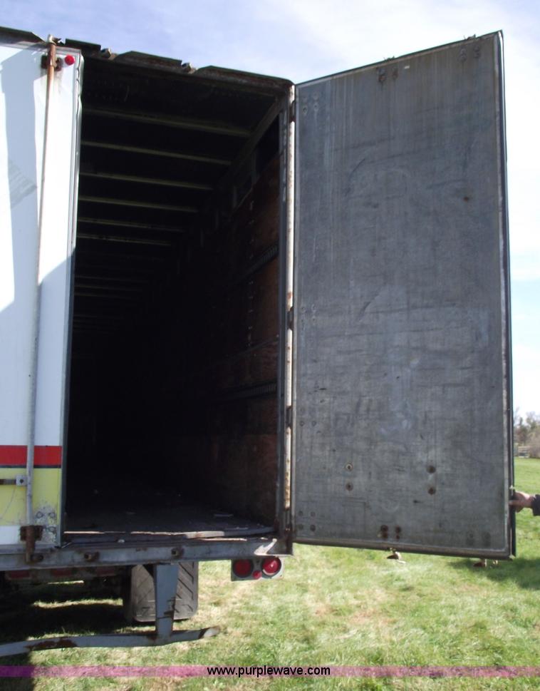image for item 5507 1986 Fruehauf 48' van trailer