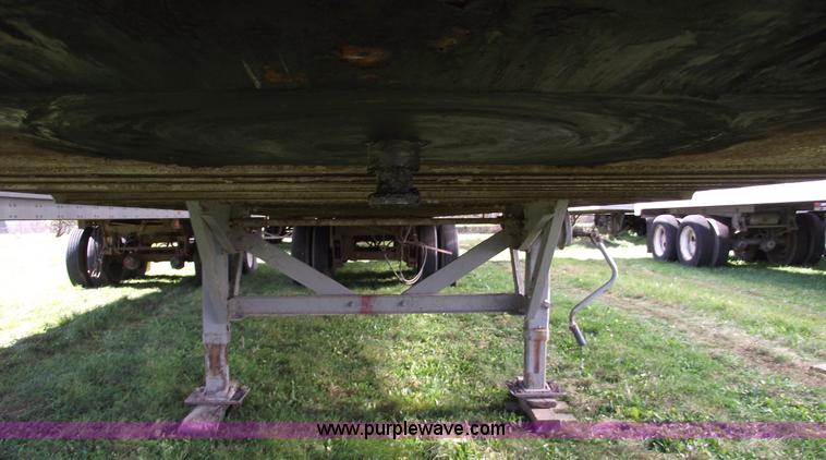 image for item 5508 1987 Fruehauf 48' van trailer