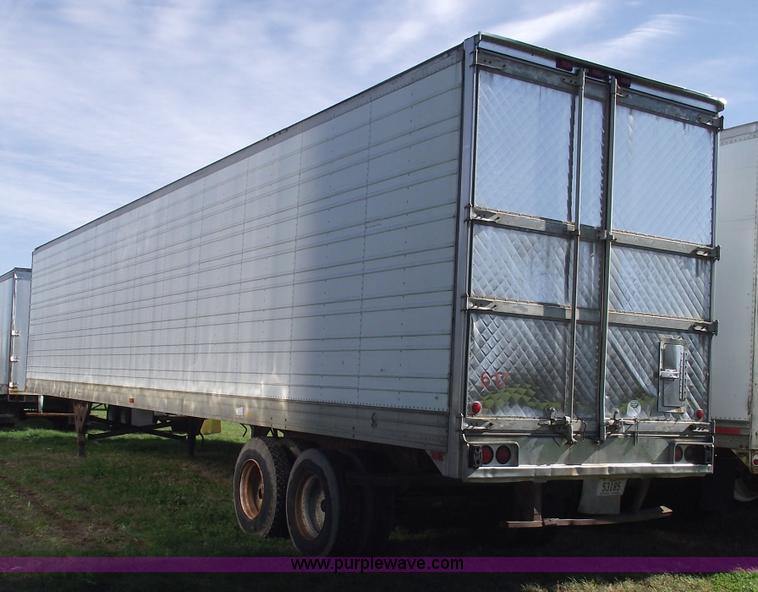 image for item 5509 1990 Utility VS24 48' van trailer