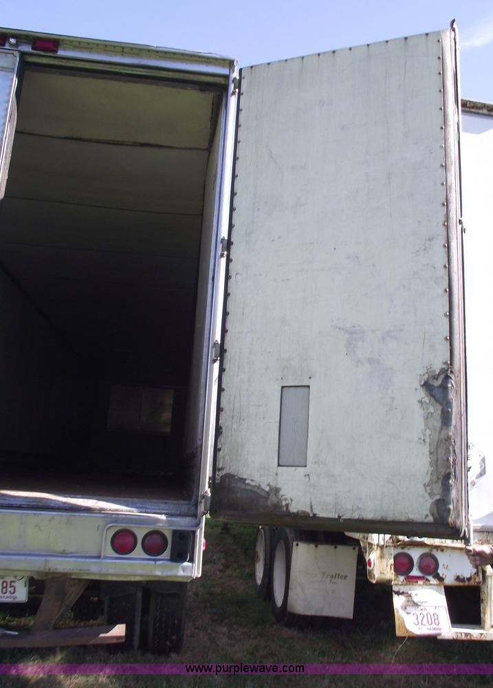 image for item 5509 1990 Utility VS24 48' van trailer