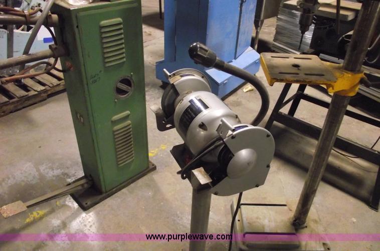 image for item 5515 Assorted tools