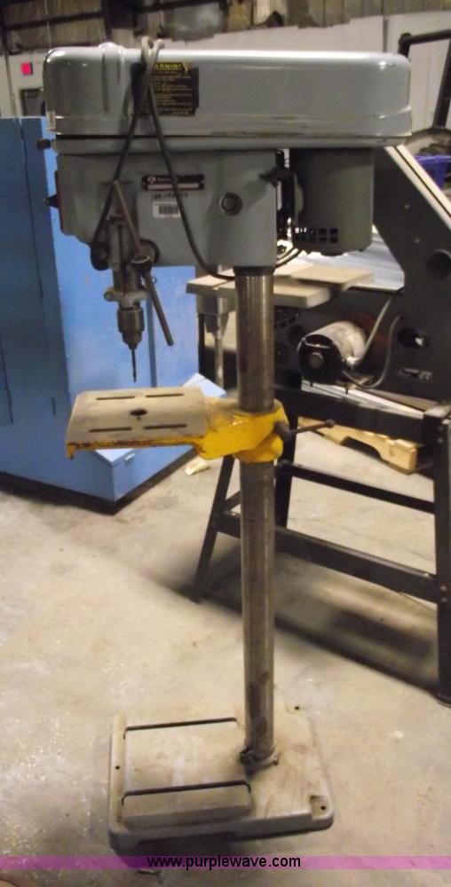 image for item 5515 Assorted tools